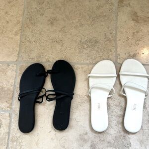2 Pairs of TKEES sandals size 11